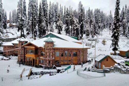 Snowfall in Gulmarg