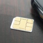 iPhone और Android में eSIM कैसे हटाएं: एक आसान गाइड