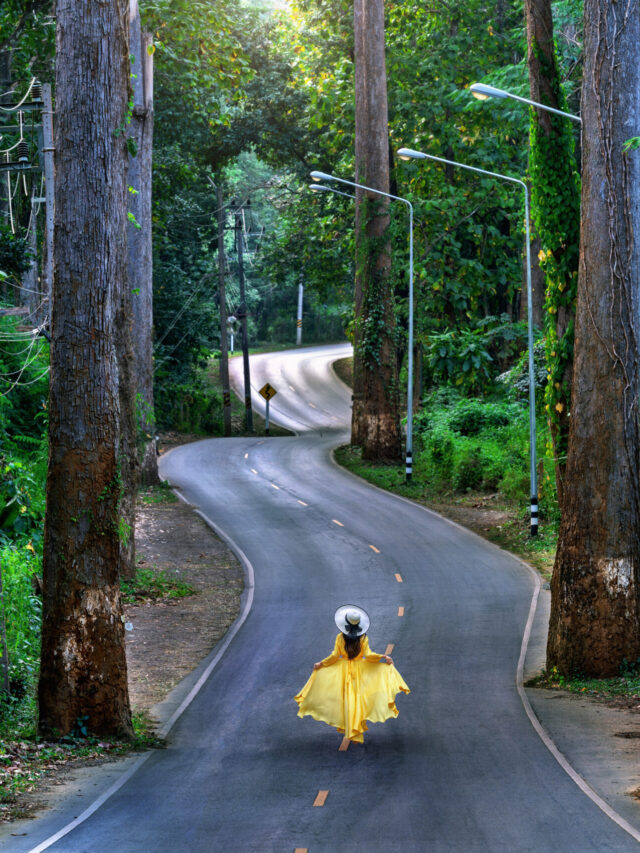 Visit these 5 famous places of Meghalaya during summer holidays