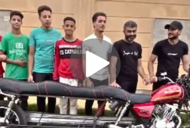 बना दी इतनी लंबी मोटरसाइकिल, एक साथ बैठ गए 7 लोग, देखें वीडियो