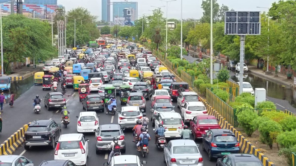 Weather Report: First rain in Noida and Ghaziabad showed laxity of government officials