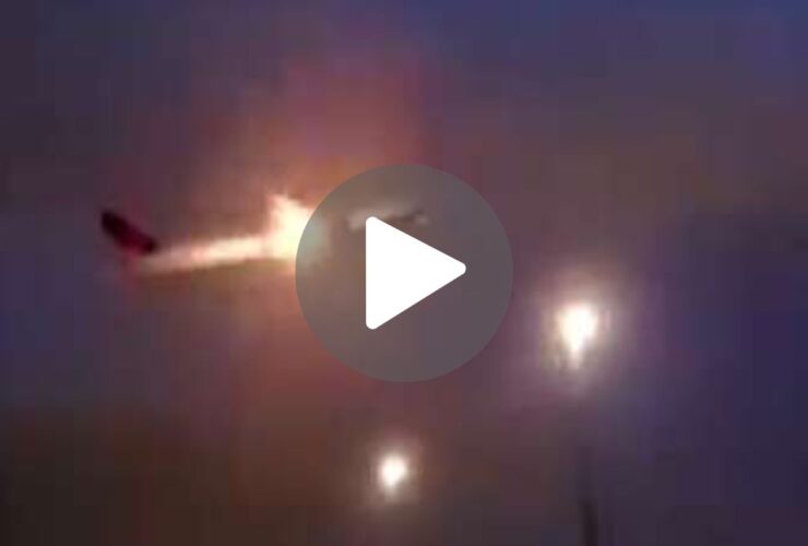 Flight Caught Fire: उड़ान भरते ही फ्लाइट में लगी आग, 402 यात्री थे सवार, वीडियो हुआ वायरल