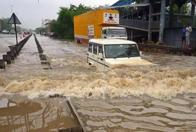 Flood Alert: Water flowing above danger level in all rivers, fear of major devastation